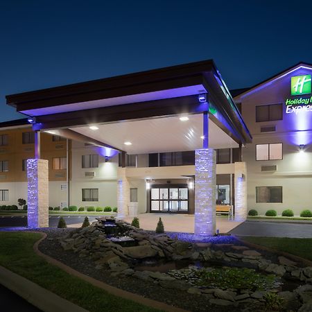 Holiday Inn Express Louisville Northeast, An Ihg Hotel Kültér fotó