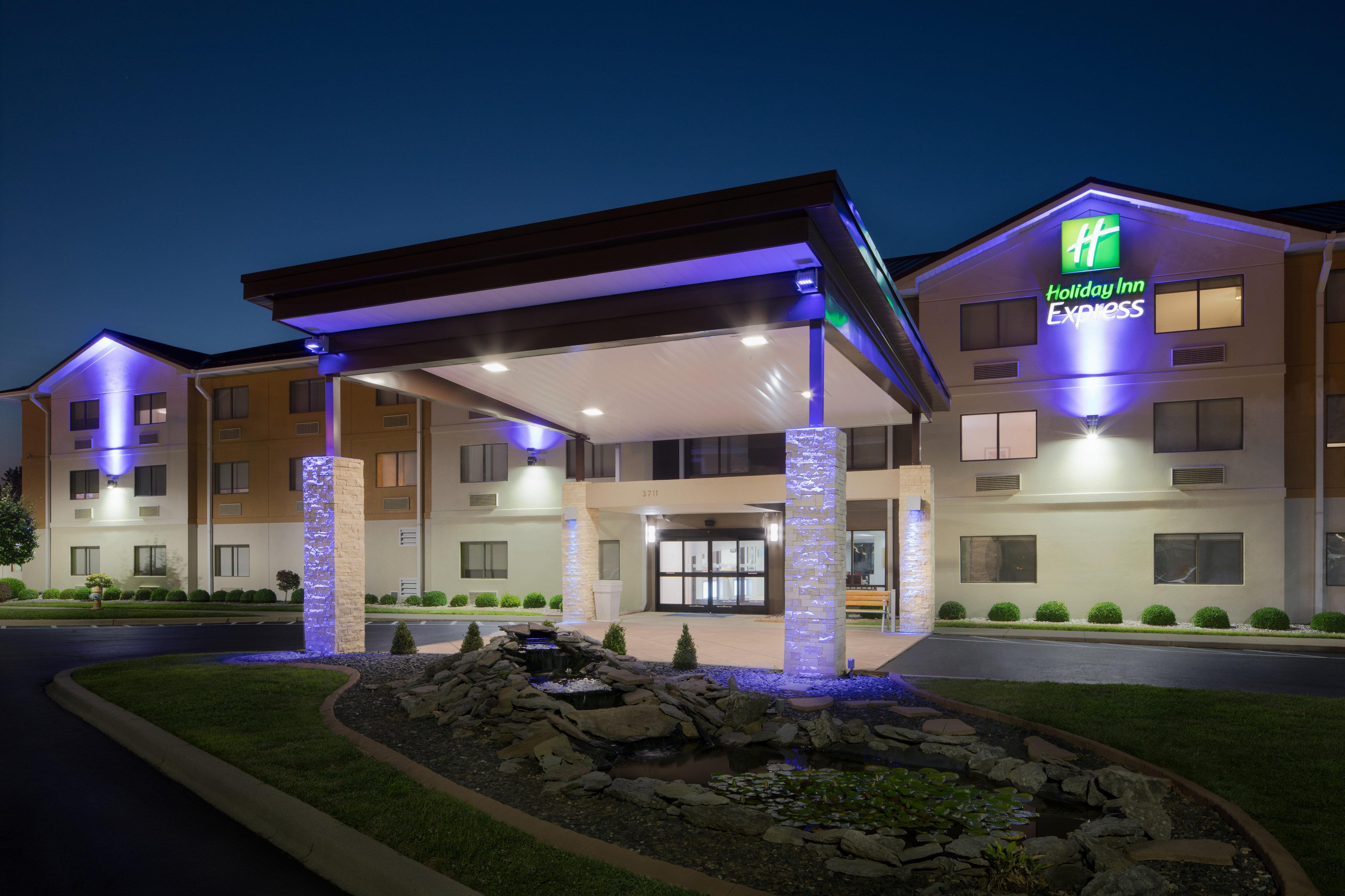 Holiday Inn Express Louisville Northeast, An Ihg Hotel Kültér fotó