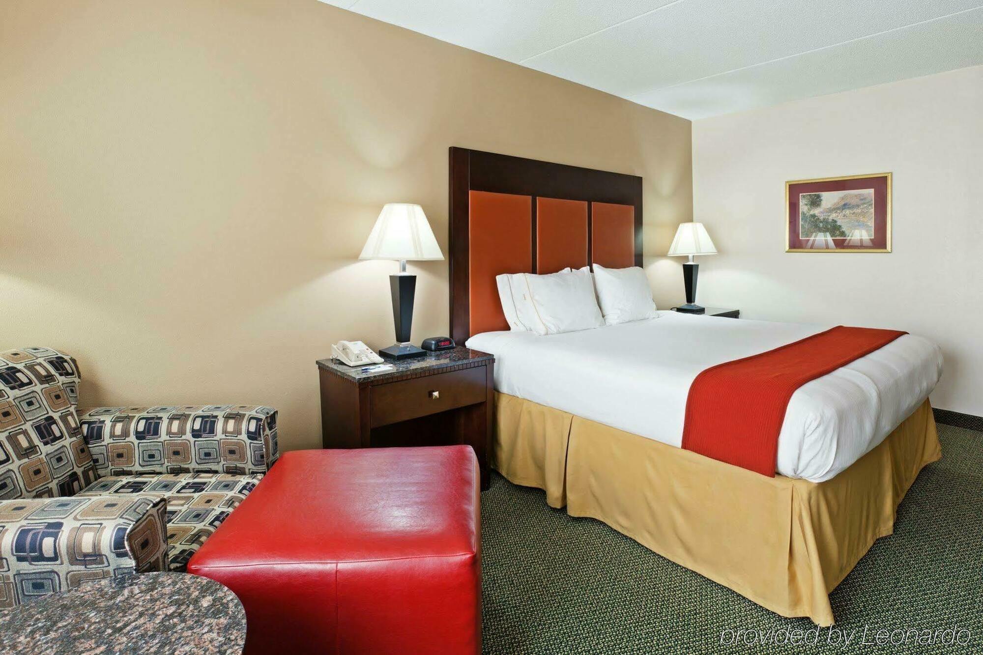 Holiday Inn Express Louisville Northeast, An Ihg Hotel Kültér fotó